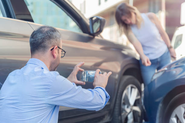 Professional Commercial Auto Insurance technician working in Crooked Lake Park, FL